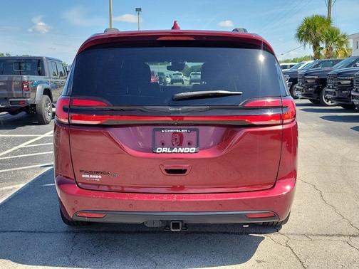 Velvet Red Pearlcoat 2021 Chrysler Pacifica Touring L
