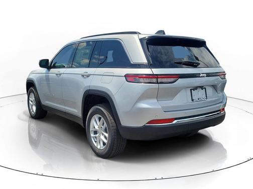Silver Zynith 2026 Jeep Grand Cherokee Altitude