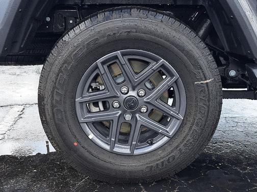 Granite Crystal Metallic Clearcoat 2026 Jeep Gladiator Sport S