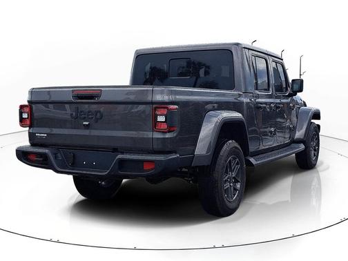 Granite Crystal Metallic Clearcoat 2026 Jeep Gladiator Sport S