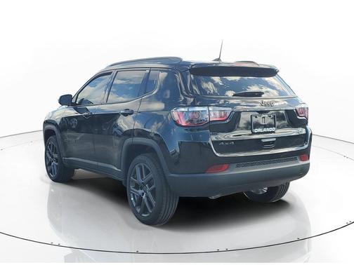 Diamond Black Crystal Pearlcoat 2026 Jeep Compass Latitude