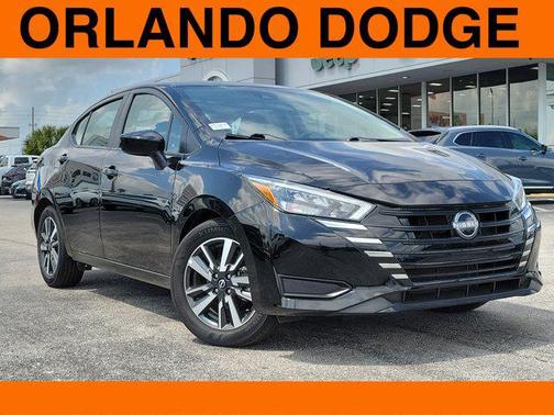 Super Black 2025 Nissan Versa 1.6 SV