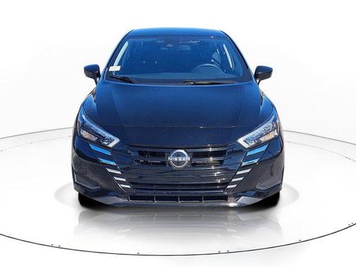 Super Black 2025 Nissan Versa 1.6 SV