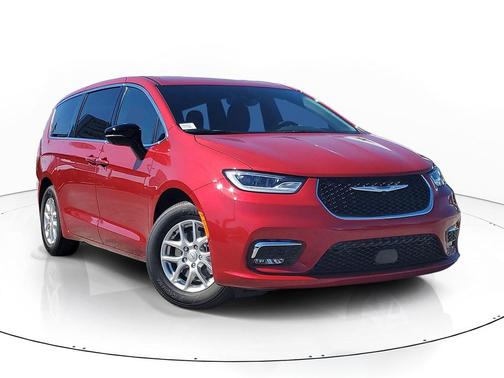 Red Hot Pearlcoat 2026 Chrysler Pacifica L