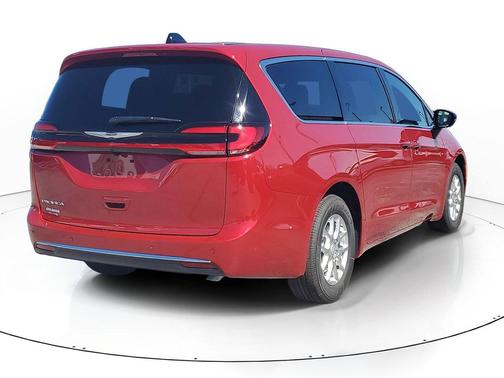 Red Hot Pearlcoat 2026 Chrysler Pacifica L