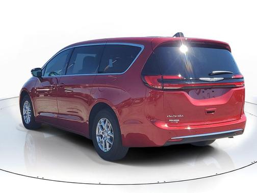 Red Hot Pearlcoat 2026 Chrysler Pacifica L