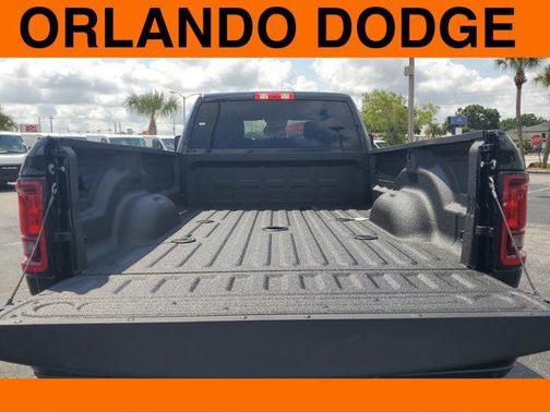 2025 RAM 3500 Big Horn Crew Cab 4x4 8' Box