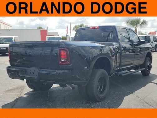 2025 RAM 3500 Big Horn Crew Cab 4x4 8' Box