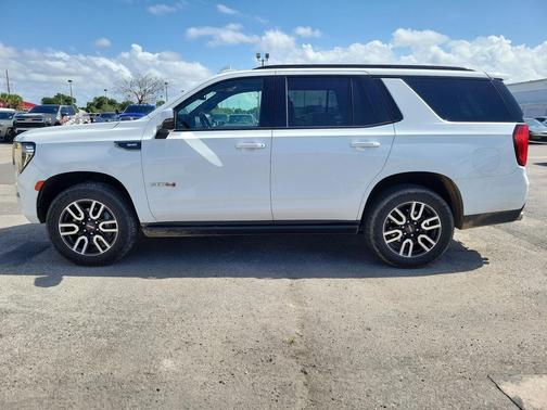 2022 GMC Yukon 4WD AT4