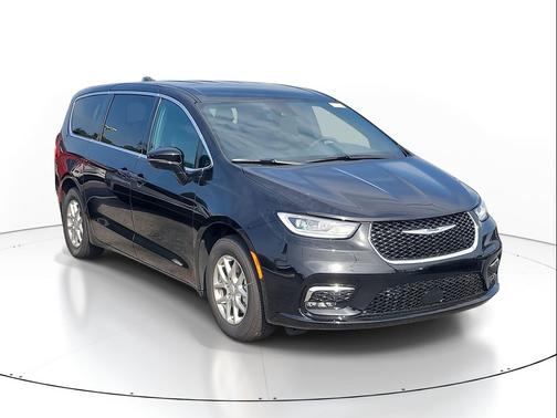 Diamond Black Crystal Pearlcoat 2026 Chrysler Pacifica L