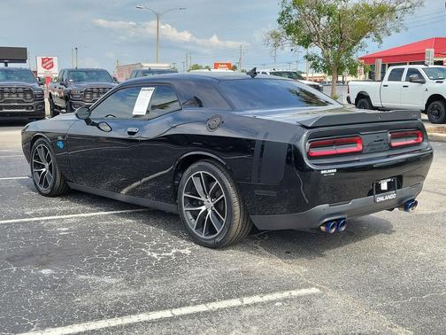 Pitch Black Clearcoat 2016 Dodge Challenger R/T Scat Pack