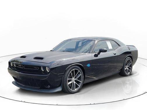 Pitch Black Clearcoat 2016 Dodge Challenger R/T Scat Pack