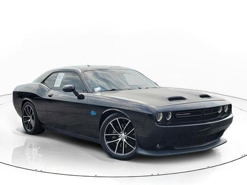 Pitch Black Clearcoat 2016 Dodge Challenger R/T Scat Pack