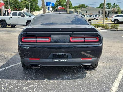Pitch Black Clearcoat 2023 Dodge Challenger R/T