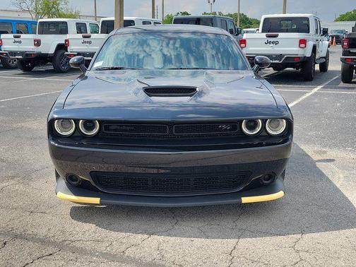 Pitch Black Clearcoat 2023 Dodge Challenger R/T