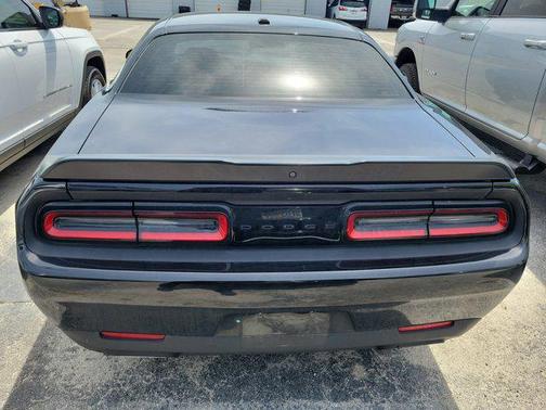 Pitch Black Clearcoat 2023 Dodge Challenger R/T