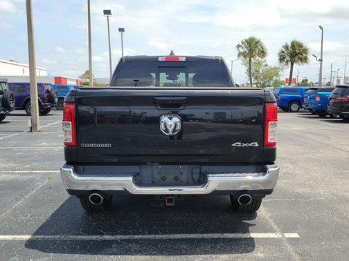 Diamond Black Crystal Pearlcoat 2021 RAM 1500 Big Horn/Lone Star