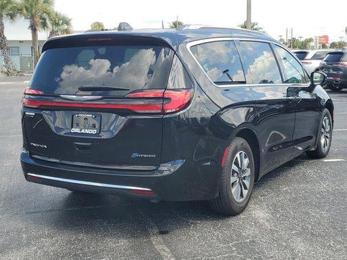 2021 Chrysler Pacifica Hybrid Touring L