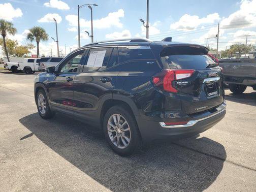 2022 GMC Terrain SLT