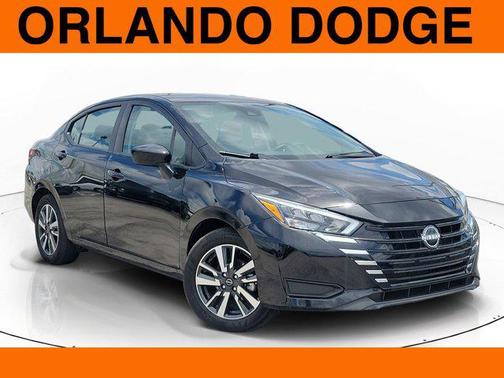 Super Black 2025 Nissan Versa 1.6 SV