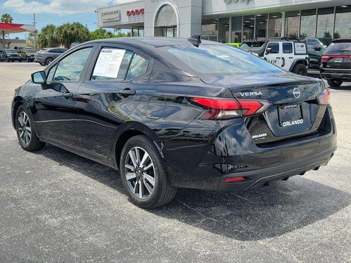 Super Black 2025 Nissan Versa 1.6 SV