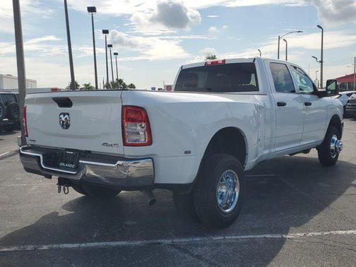 2024 RAM 3500 Tradesman Crew Cab 4x4 8' Box