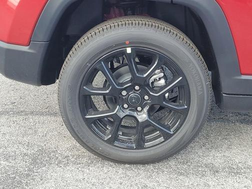 Red Hot Pearlcoat 2026 Jeep Compass Latitude