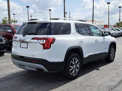 2023 GMC Acadia AWD SLT