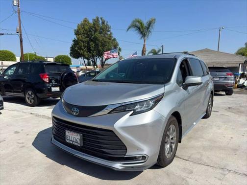 2021 Toyota Sienna XLE 7 Passenger