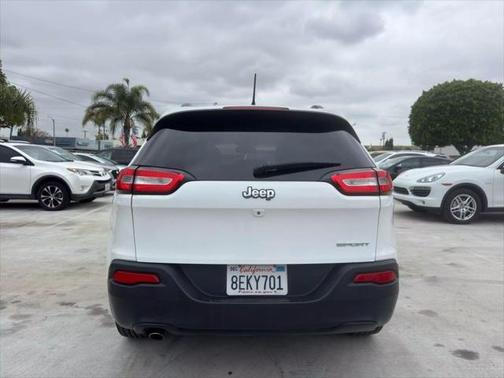 2016 Jeep Cherokee Sport