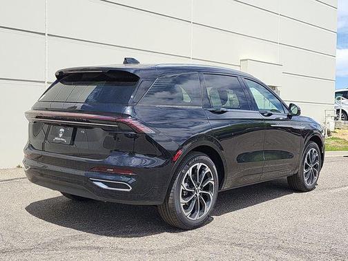 2025 Lincoln Nautilus Reserve