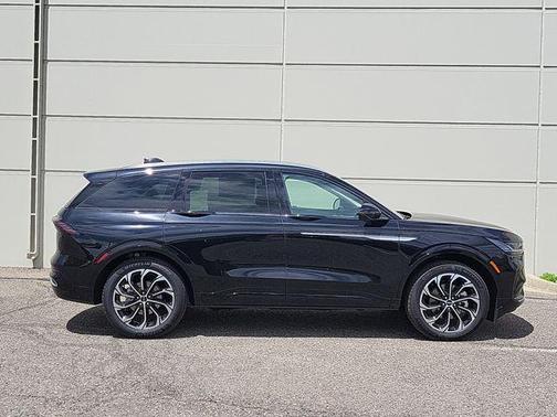 2025 Lincoln Nautilus Reserve