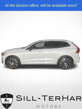2023 Volvo XC60 B5 Plus Dark Theme