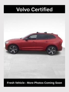 2023 Volvo XC60 Recharge Plug-In Hybrid T8 Ultimate Dark Theme