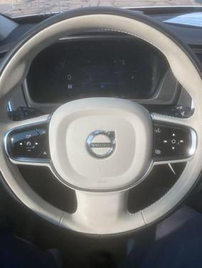 2024 Volvo XC90 Recharge Plug-In Hybrid T8 Ultimate Bright Theme 7-Seater