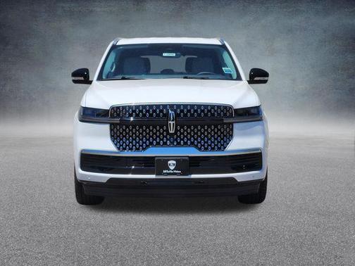Star White 2026 Lincoln Navigator Premiere