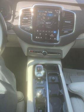 2024 Volvo XC90 Recharge Plug-In Hybrid T8 Ultimate Bright Theme 7-Seater