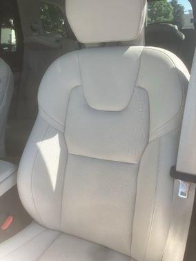2024 Volvo XC90 Recharge Plug-In Hybrid T8 Ultimate Bright Theme 7-Seater