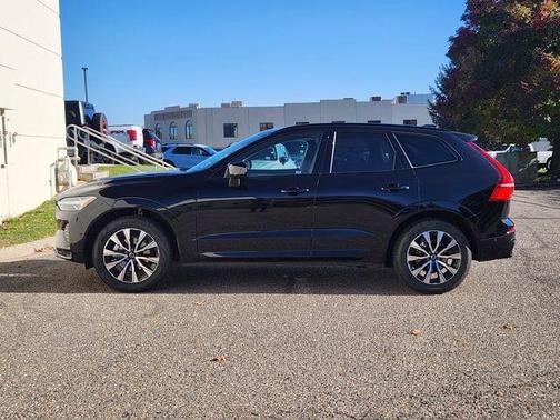 2025 Volvo XC60 B5 Plus
