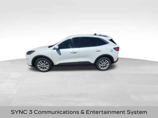 White Metallic 2020 Ford Escape SE