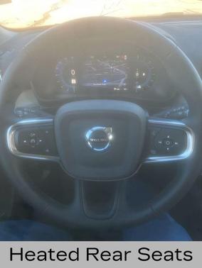 2023 Volvo XC40 B5 Ultimate Dark Theme