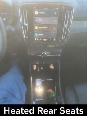 2023 Volvo XC40 B5 Ultimate Dark Theme