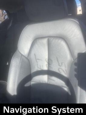 2023 Volvo XC40 B5 Ultimate Dark Theme