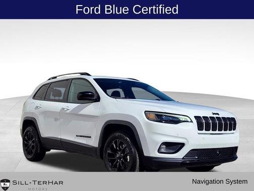 Bright White Clearcoat 2023 Jeep Cherokee Altitude Lux