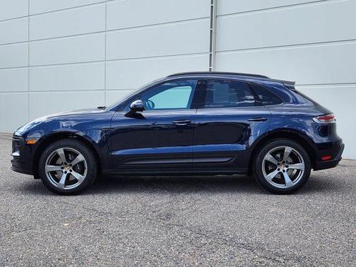 2023 Porsche Macan Base