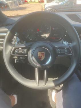 2023 Porsche Macan Base