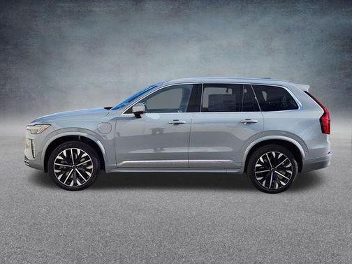 Metallic 2026 Volvo XC90 Plug-In Hybrid T8 Plus 7-Seater