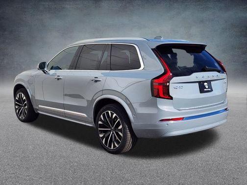Metallic 2026 Volvo XC90 Plug-In Hybrid T8 Plus 7-Seater
