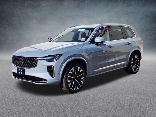Metallic 2026 Volvo XC90 Plug-In Hybrid T8 Plus 7-Seater