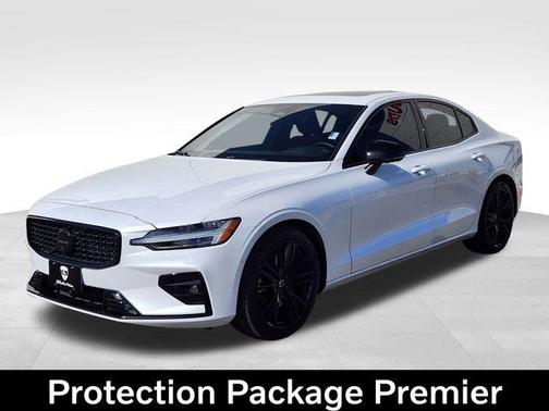 2024 Volvo S60 B5 Plus Black Edition